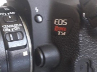 Canon t5i 1980x1080
